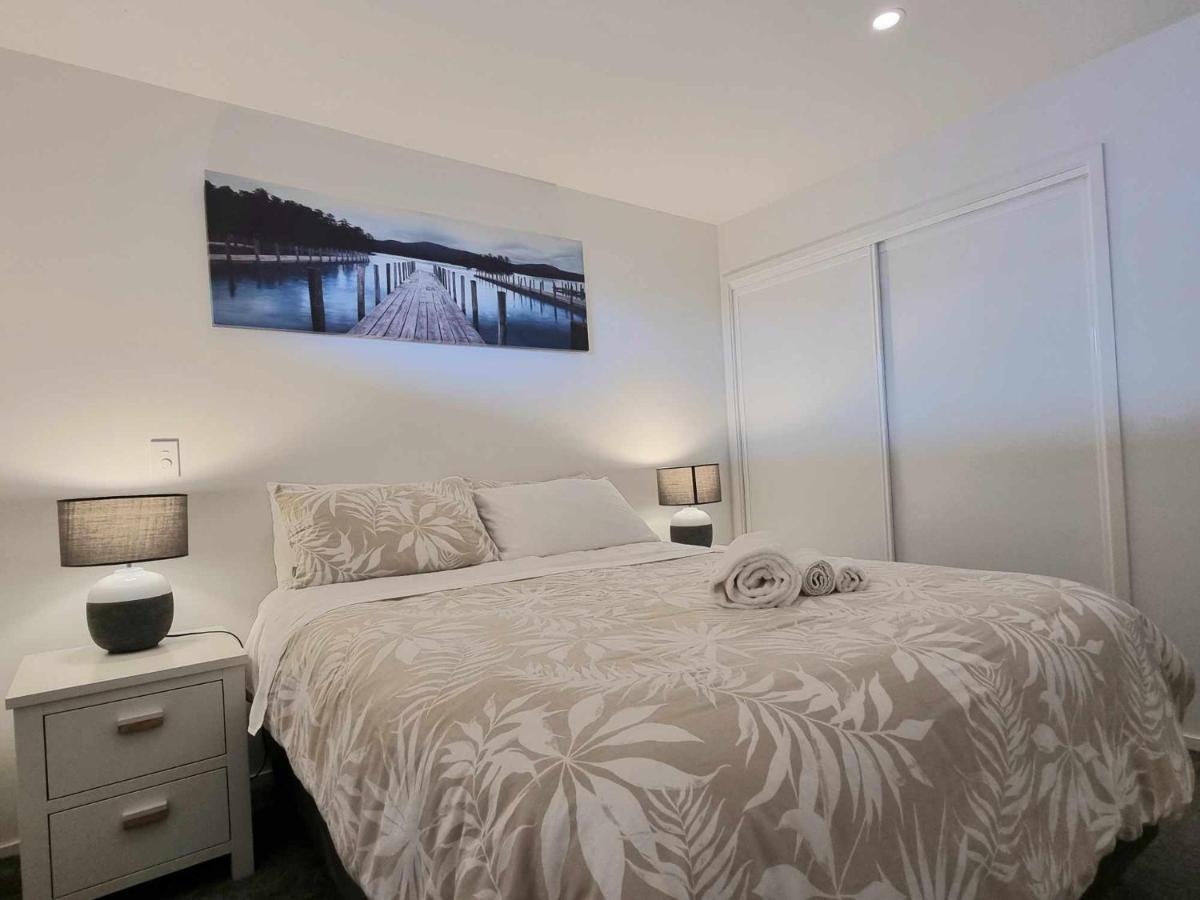 Modern 1 Bedroom Apartment Across From Hagley Park 크라이스트처치 외부 사진