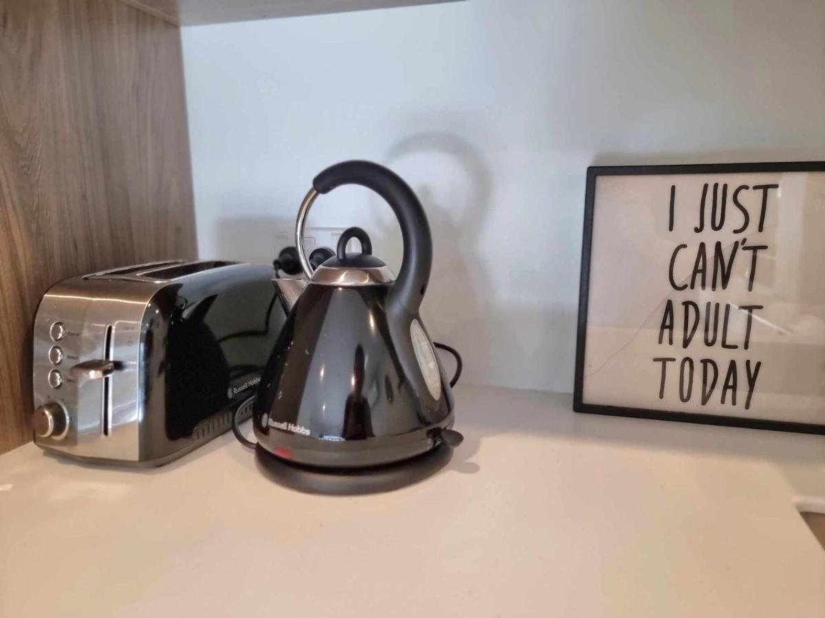 Modern 1 Bedroom Apartment Across From Hagley Park 크라이스트처치 외부 사진