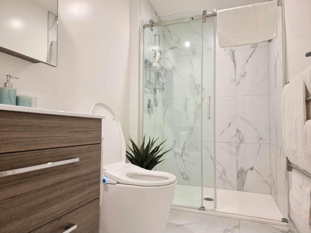 Modern 1 Bedroom Apartment Across From Hagley Park 크라이스트처치 외부 사진