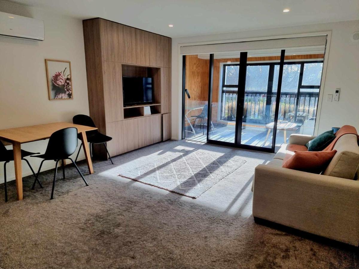 Modern 1 Bedroom Apartment Across From Hagley Park 크라이스트처치 외부 사진
