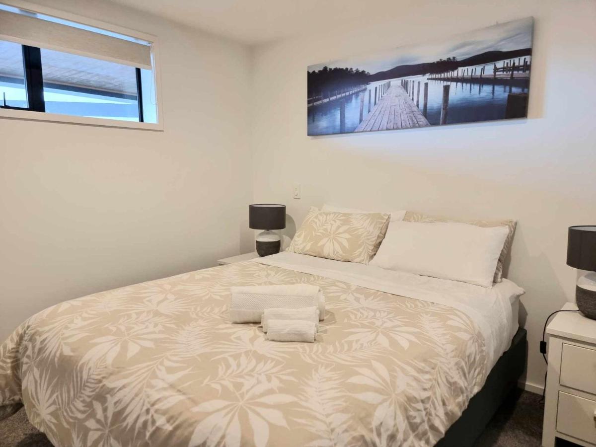 Modern 1 Bedroom Apartment Across From Hagley Park 크라이스트처치 외부 사진
