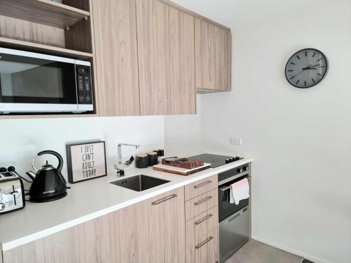 Modern 1 Bedroom Apartment Across From Hagley Park 크라이스트처치 외부 사진